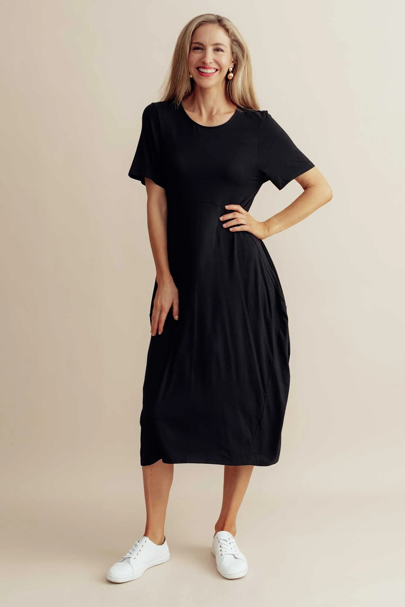 Glenda Black Short Sleeve Crescent Dress