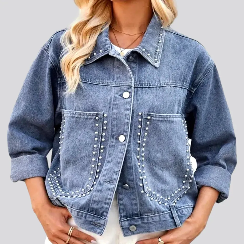 Light-wash vintage jean jacket for women